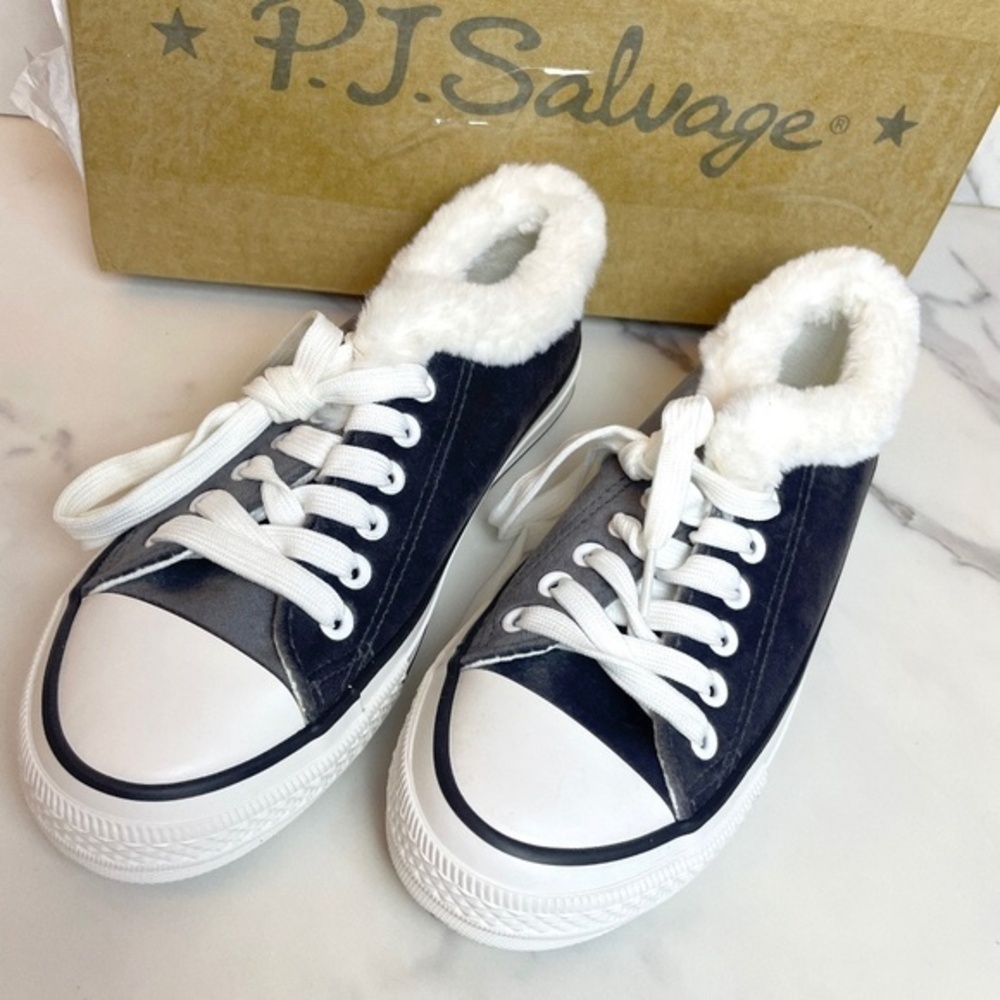 PJ Salvage Velour Faux Fur Sneaker Grey Sz‎ 6 - Picture 2 of 5